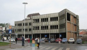Zgrada GP Jastrebac kod Kosturnice je na prodaju FOTO: S. Milenković 