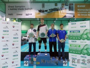 Sergej Lukić, prvi sa leve strane, na pobedničkom postolju u Trenčinu FOTO: Badminton savez Srbije 