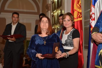 LJiljana Habjanović Đurović sa Vidovdanskom nagradom 