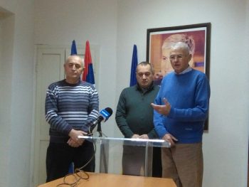 Milija Jezdić, Srđan Milivojević i Dragoljub Gajić na konferenciji za novinare Demokratske stranke FOTO: CINK - S.Milenković