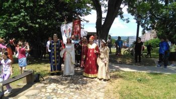 Srednjevekovno venčanje u Lazarevom gradu privuklo je veliki broj znatiželjnika FOTO: CINK - S.Milenković