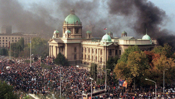 Na današnji dan pre 17 godina svrgnut je režim Slobodana Miloševića