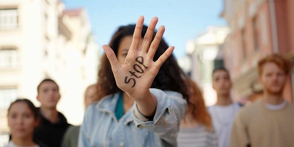 RAD SOS TELEFONA UDRUŽENJA ŽENA PEŠČANIK: Da žene ne trpe nasilje