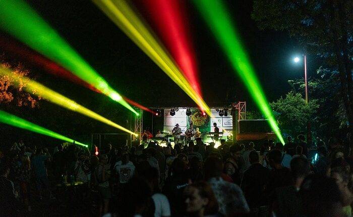 UKOLIKO VOLITE REGE MUZIKU: Tri dana muzike, igre i zajedništva u srcu Šumadije