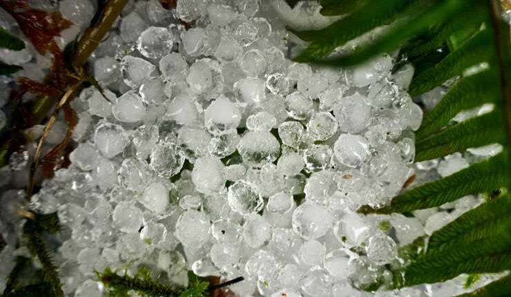 Vreme, oluja i grad: Kako smanjiti rizik od štete na imovini i vozilu